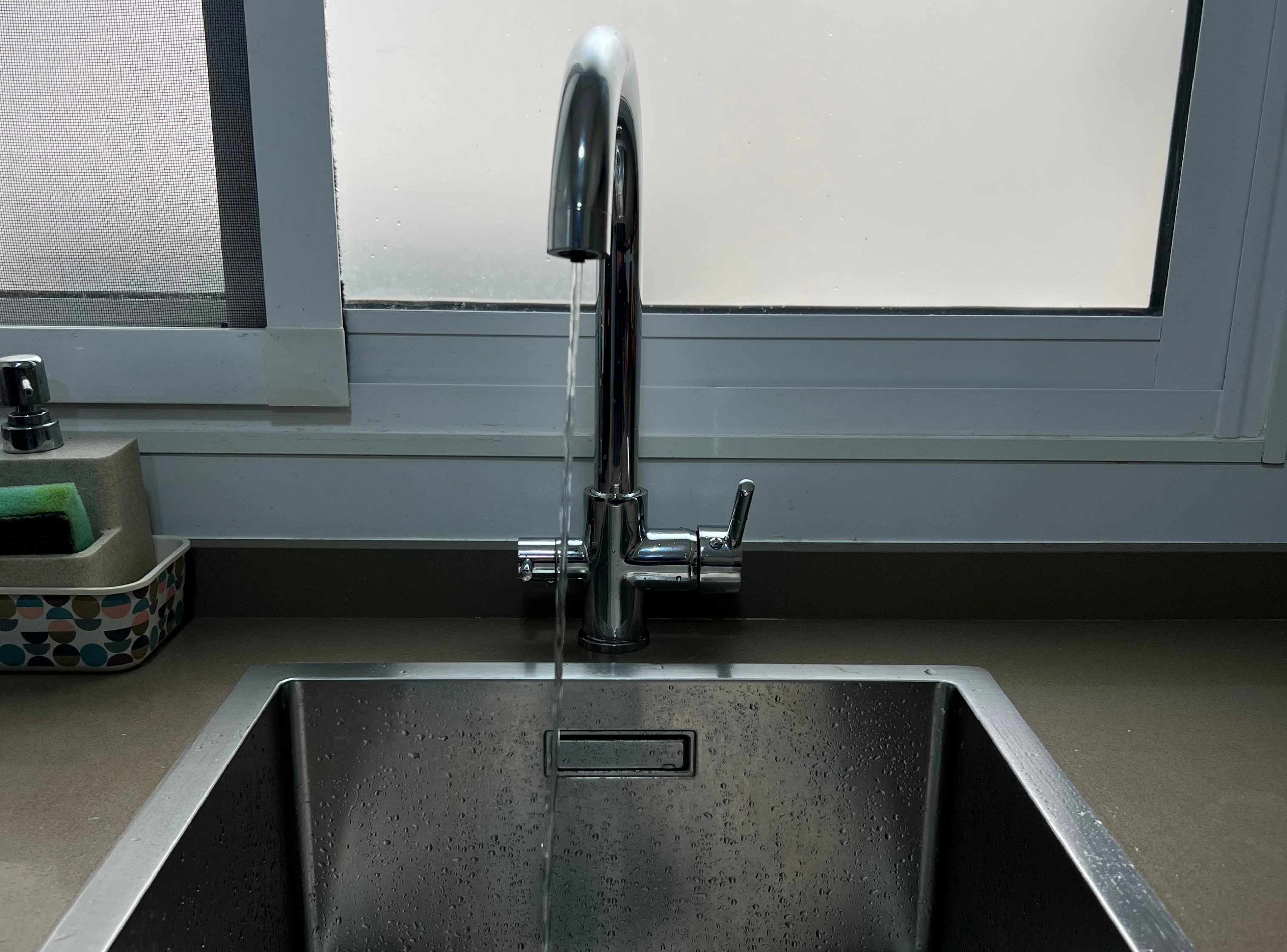 Ejemplo de instalación del XT23UF con grifo de 3 vías